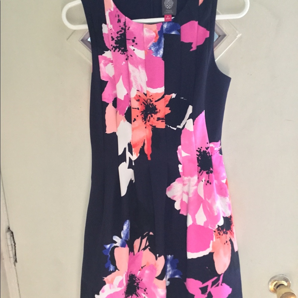 Fully lined sleeveless floral dress - Picture 2 of 15